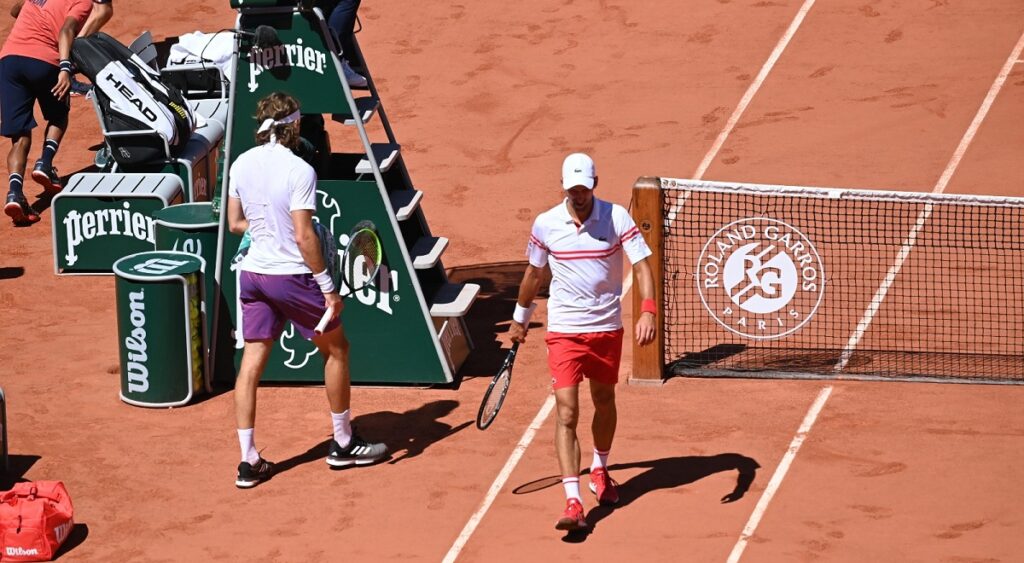 https://www.welovetennis.fr/wp-content/uploads/2021/06/Tsitsipas-Djokovic-finale-RG-2021-e1674837027390-1024x563.jpeg